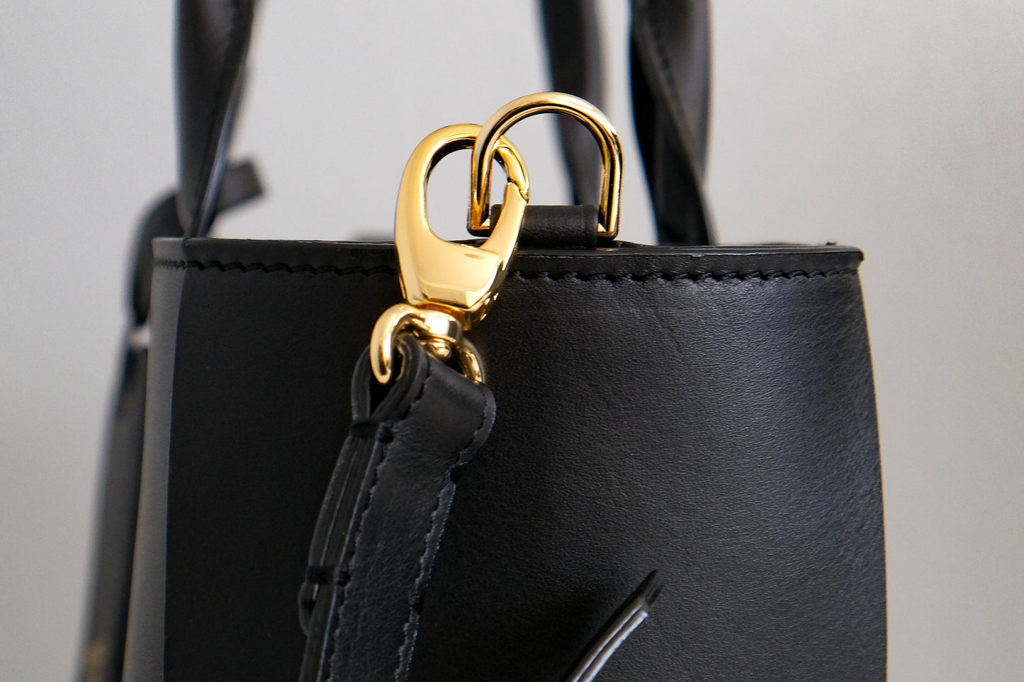 NEW! Woven Tote Black
