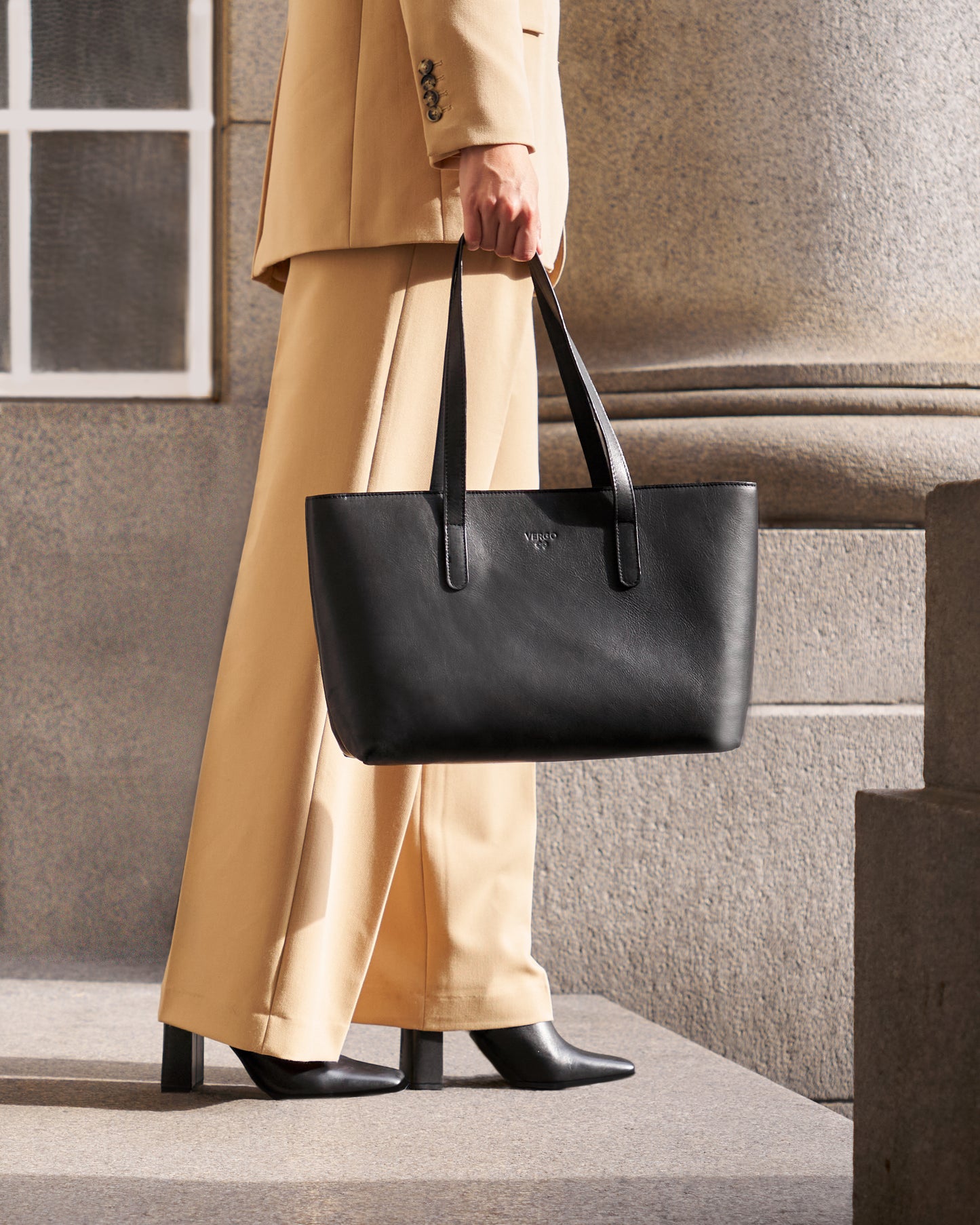 Zip Tote Black